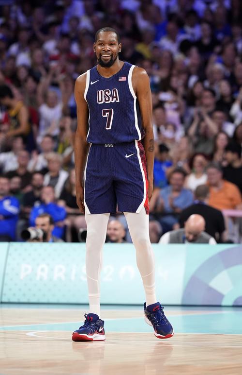 信使报：拜仁二队中场哈维尔-费尔南德斯已被推荐给拉齐奥（据《信使报》报道：拜仁二队中场哈维尔-费尔南德斯已被推荐加盟拉齐奥）