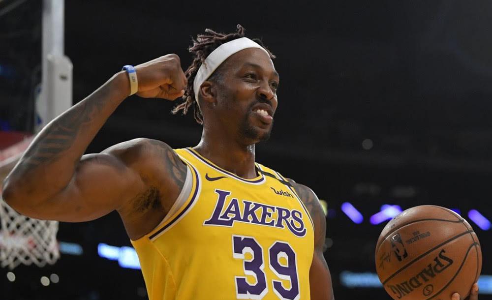 北京时间12月12日凌晨01：45，欧联杯联赛阶段将迎来一场处境迥异的对决。（北京时间12月12日凌晨1：45，欧联杯联赛阶段将上演一场境遇悬殊的较量）