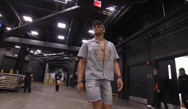 图片报：拜仁飞机因慕尼黑大雾无法起飞，只能去奥格斯堡乘机（图片报：慕尼黑大雾致拜仁无法起飞，转赴奥格斯堡登机）