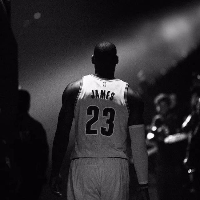 埃尔林·哈兰德还需要多少个进球才能超越克里斯蒂亚诺·罗纳尔多在英超联赛中的进球总数？（埃尔林·哈兰德距离克里斯蒂亚诺·罗纳尔多的英超进球总数还差多少球？）