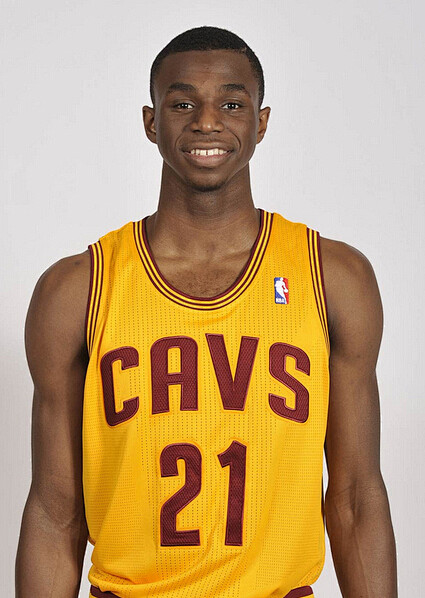 本赛季俱乐部双人组进球榜：凯恩+迪亚斯37球高居第一（本季俱乐部双人组进球排行：凯恩与迪亚斯37球登顶）