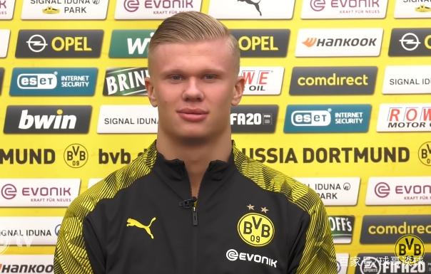 每体：卡萨多在与巴萨进行续约谈判，但他的顺位已经下降（每体：卡萨多与巴萨续约谈判进行中，但其队内顺位已下滑）