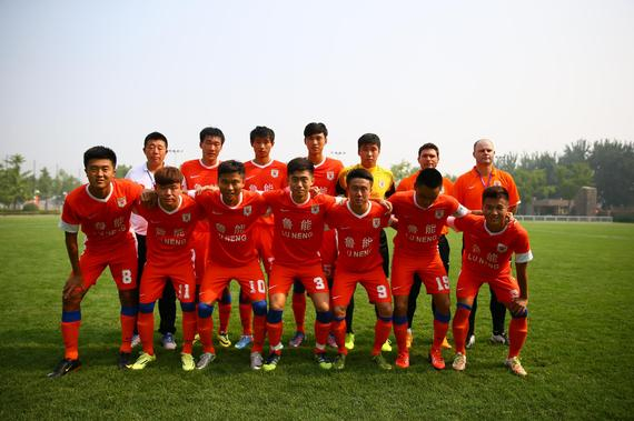 法甲半场：隆吉耶破僵，客队三中门框，梅斯暂0-1雷恩（法甲半场：隆吉耶先拔头筹，客队三次中框，梅斯暂以0-1落后雷恩）